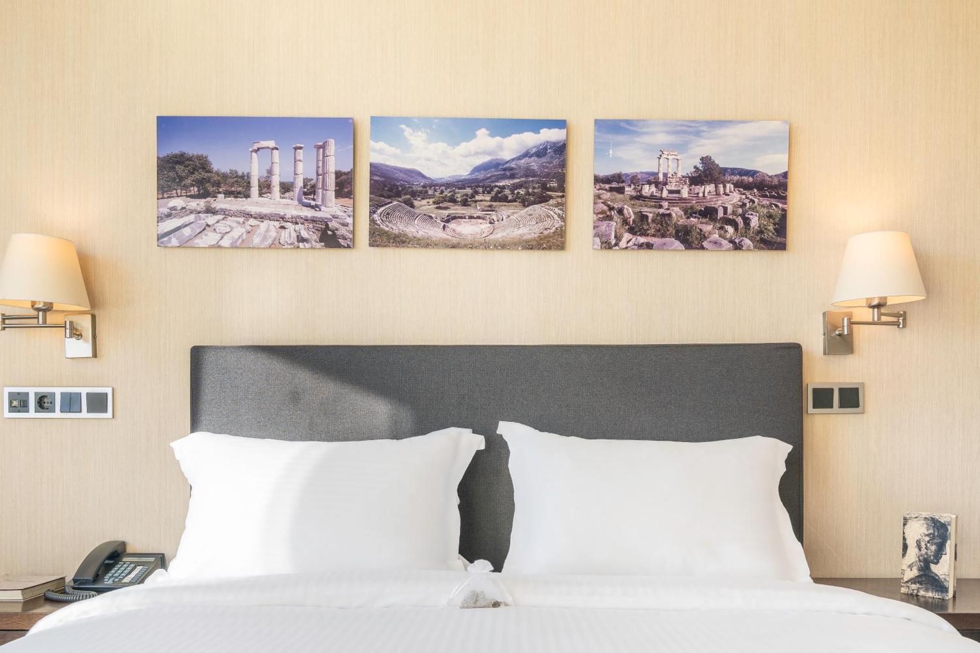 The Gate Hotel Atena
